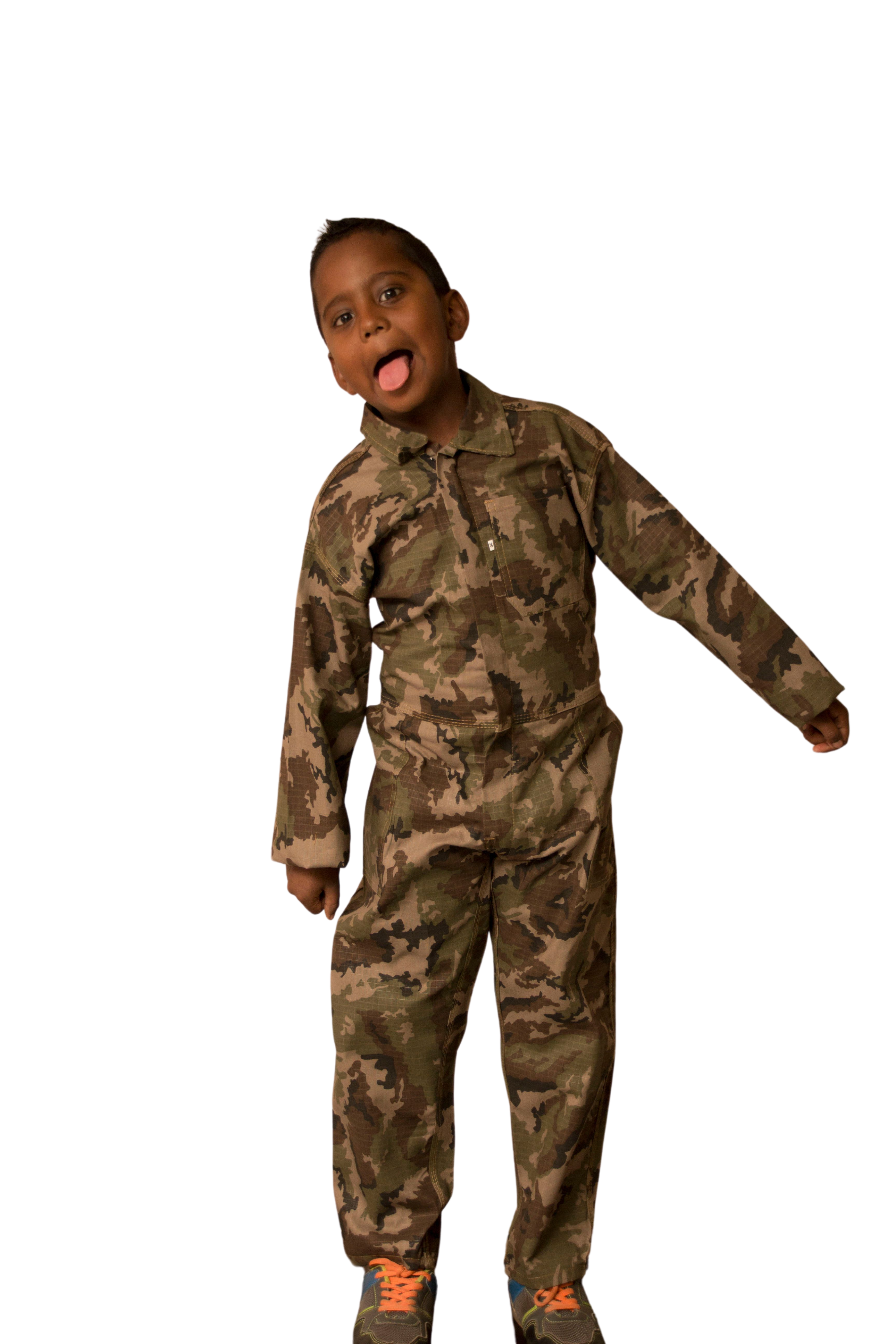 Kids Camo Overalls/Play Suits: Durable, Comfortable, and Stylish Attire for Outdoor Exploration and Playtime Fun - 4-5years