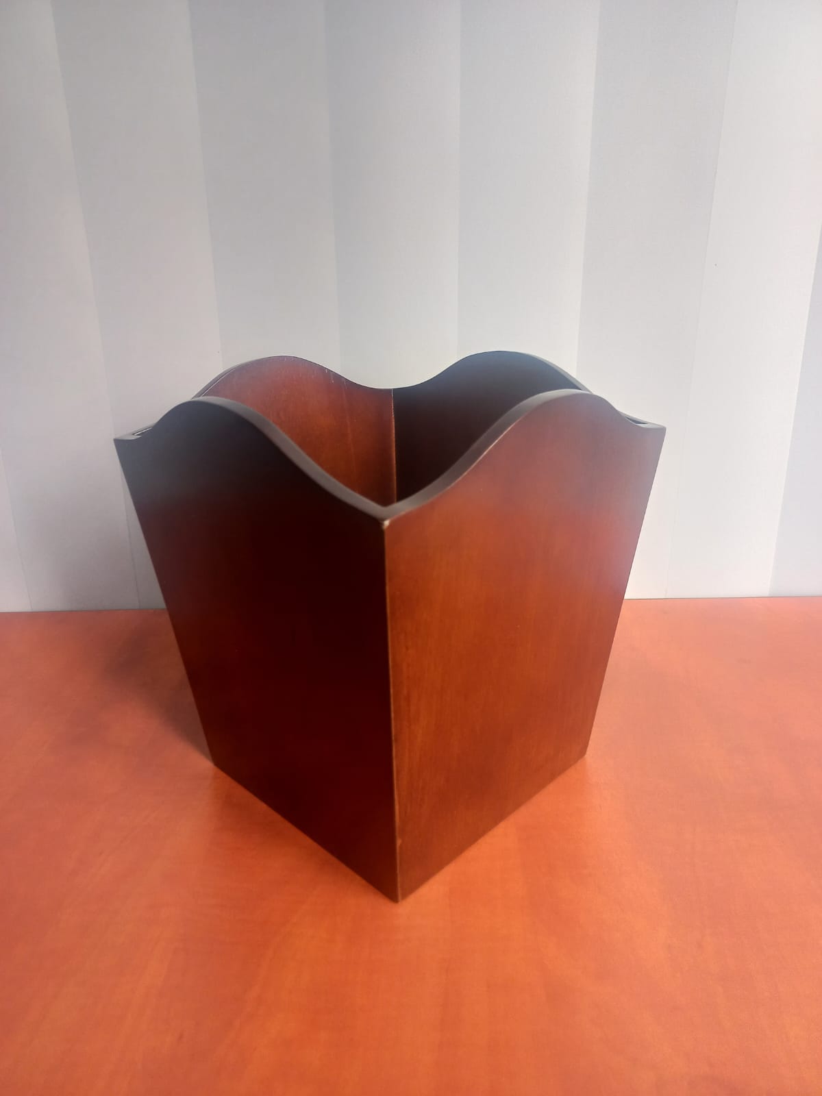 Mahogany wood waste paper bin - Brown