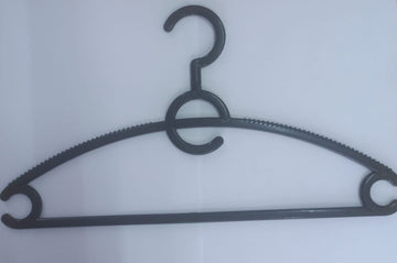 BLACK NONSLIP PLASTIC TROUSER HANGER  10