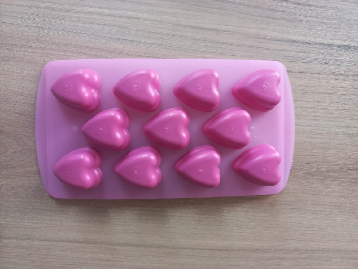 Pink Heart-Shaped Ice Cube Tray (21.5 x 11.5cm) - 0
