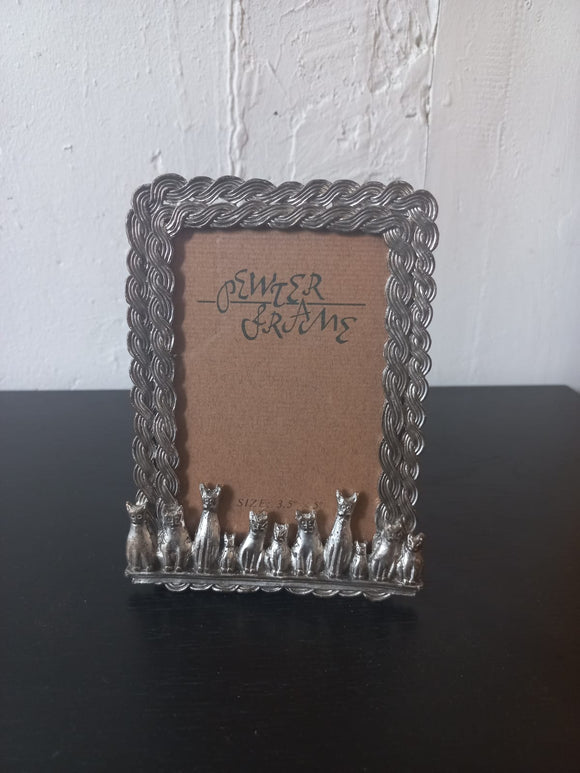 Pewter Cat-Themed Photo Frame 3.5x5