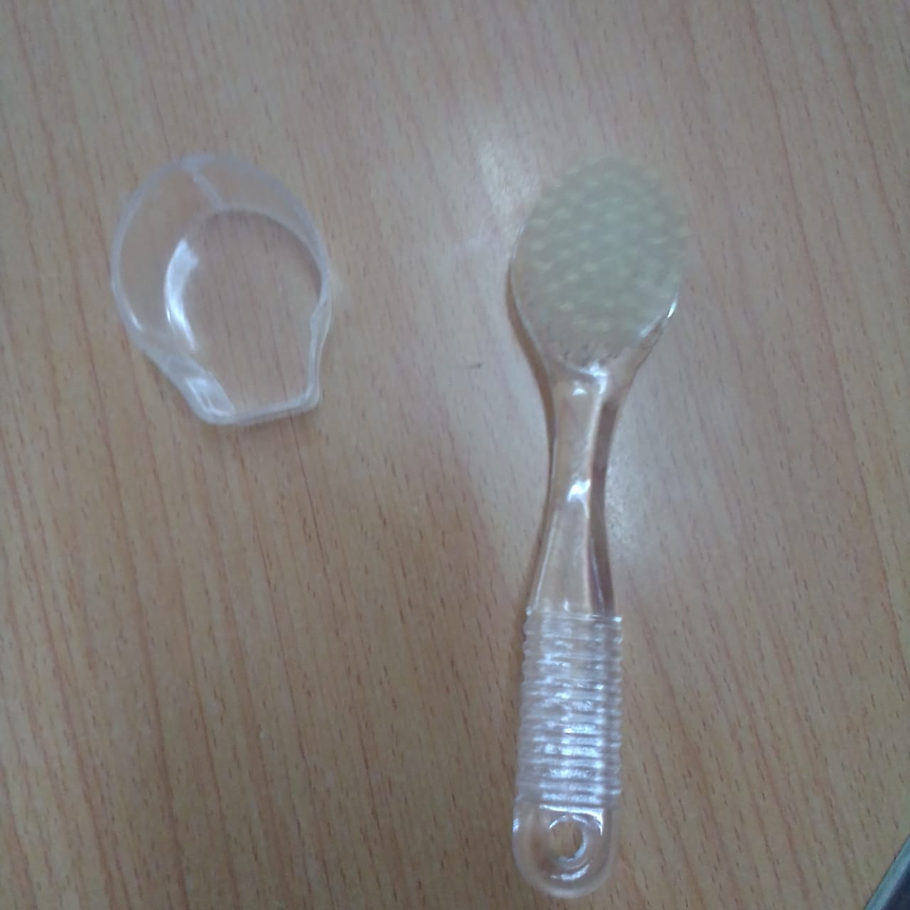 Clear Face Brush With Cap